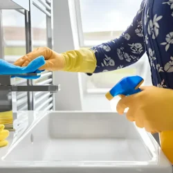 Kitchen & Bathroom